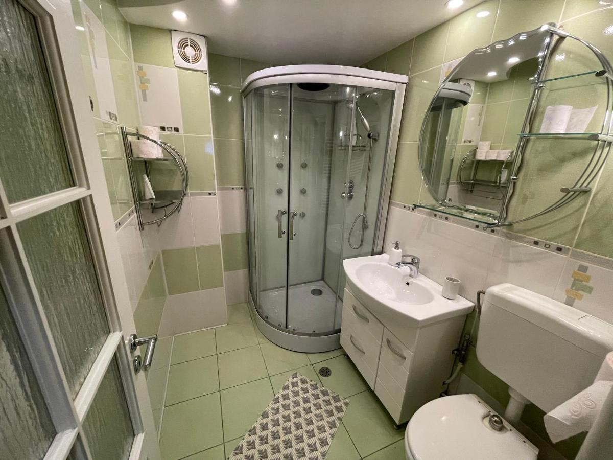Lovely 3 Bedrooms Apartament Gran Varadino Esterno foto