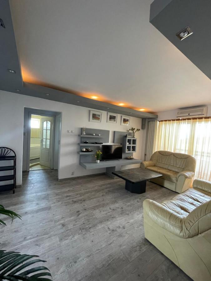 Lovely 3 Bedrooms Apartament Gran Varadino Esterno foto