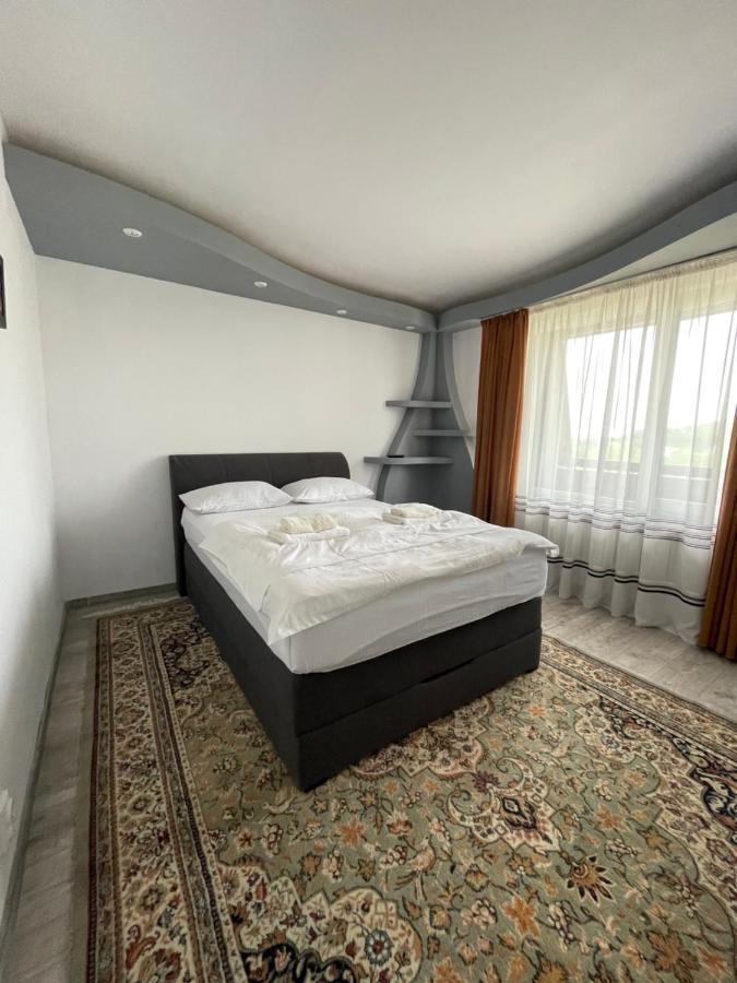 Lovely 3 Bedrooms Apartament Gran Varadino Esterno foto
