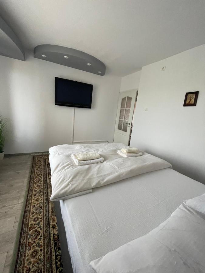 Lovely 3 Bedrooms Apartament Gran Varadino Esterno foto