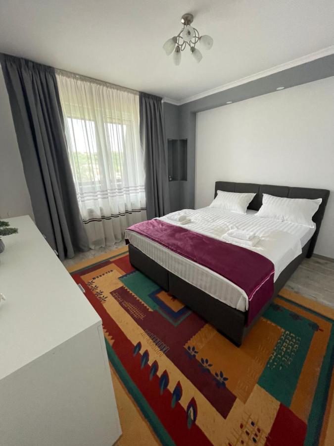 Lovely 3 Bedrooms Apartament Gran Varadino Esterno foto